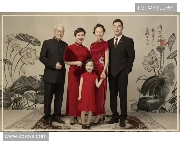 足球巨星与家人温馨时刻精彩回顾全家福合影尽显幸福与亲情